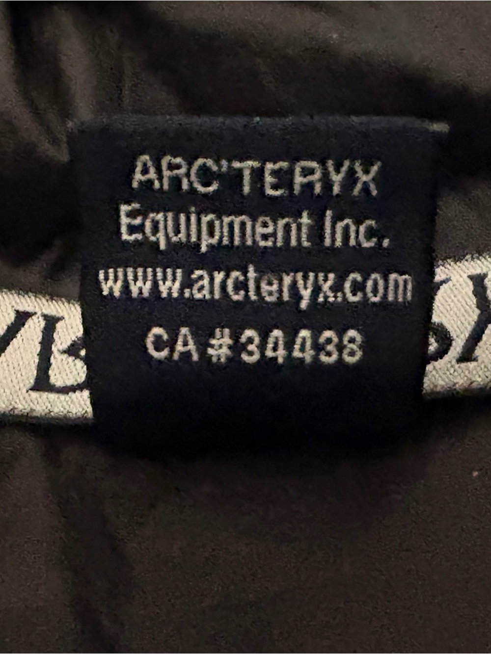 • Arc'teryx MACAI-GORE-TEX Shell Jacket • - Picture 5 of 12
